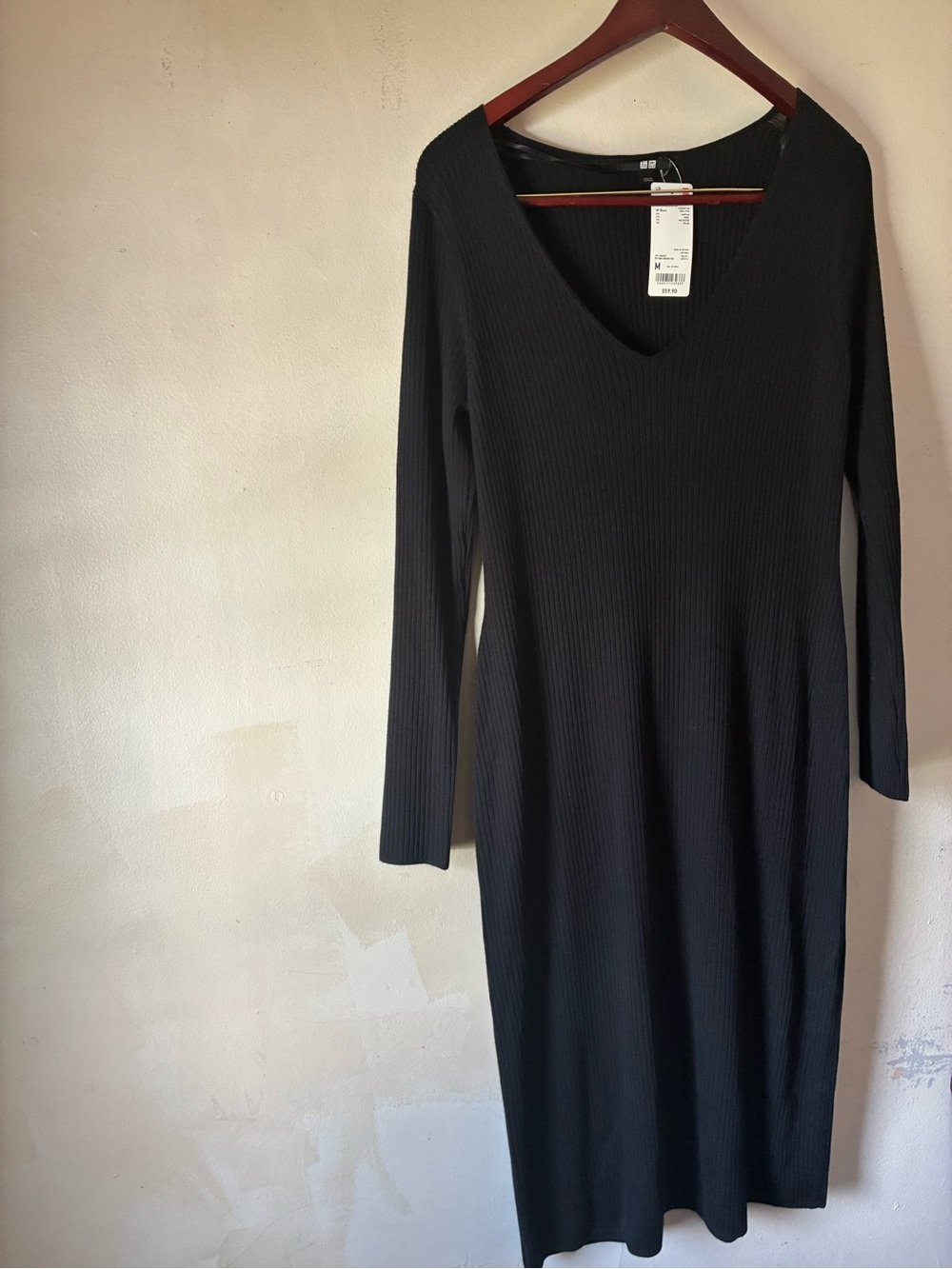 Uniqlo Black Ribbed V-Neck Long Sleeve Midi Dress
